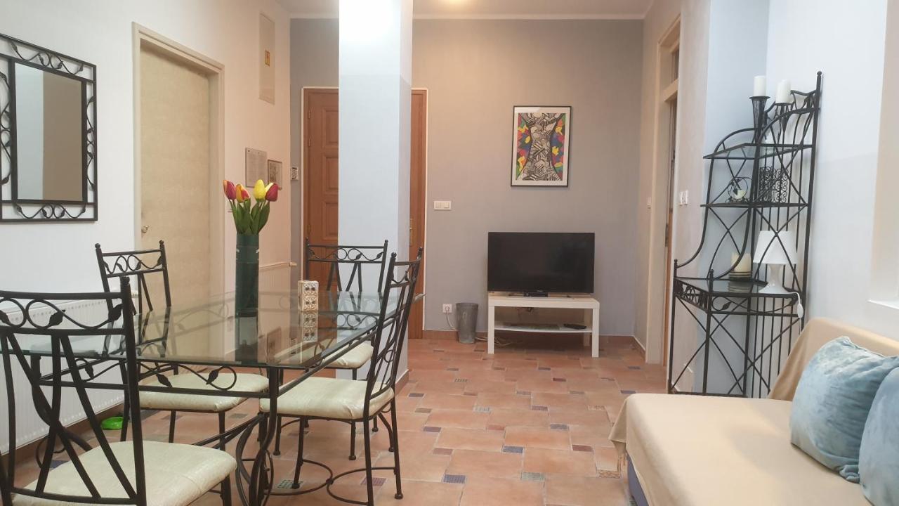 Apartmani N.May'S Карловац Экстерьер фото